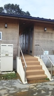 温水シャワールーム建屋